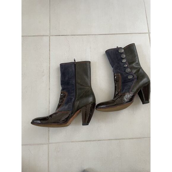 True Religion Calf Boots Leather Suede Buttons Side Zip FLAWS - Picture 5 of 16